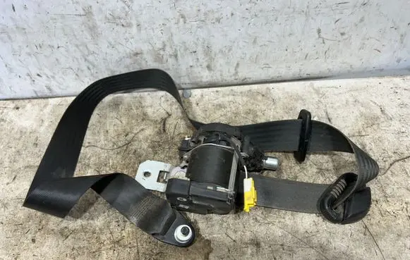 Iveco Daily 5th gen Front seatbelt 33009758