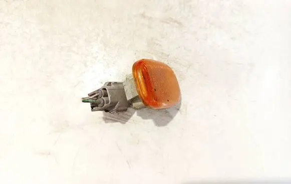 Toyota Hilux (AN10, AN20, AN30) Front fender indicator light e130636