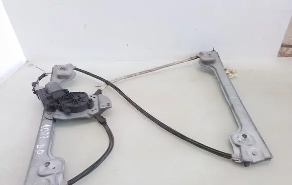 Peugeot 1007 Front door window regulator with motor 