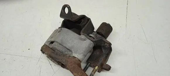 Toyota Prius (XW20) Engine mount bracket