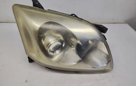 Toyota Avensis T250 Headlight/headlamp 10016337 0544