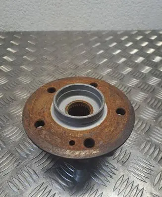Mercedes-Benz GLA H247 Rear wheel hub 