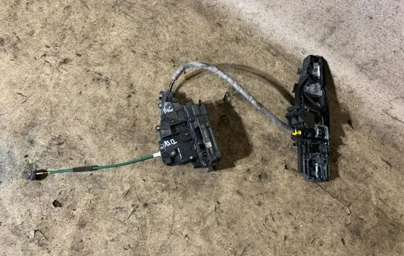 Mercedes-Benz GLE W167 Rear door lock A2220064099