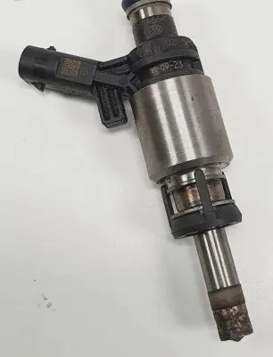 Audi A3 S3 8P Fuel injector 06H906036H