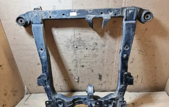 Opel Astra J Front subframe 13327070
