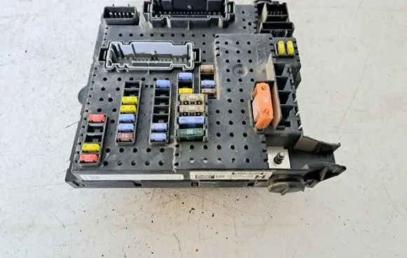 Volvo V70 Fuse module 30786646