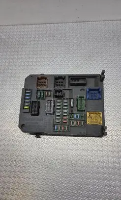 Peugeot 508 Fuse module BSIQ0500 9664992380 S180121005G