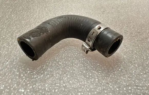 Engine coolant pipe/hose