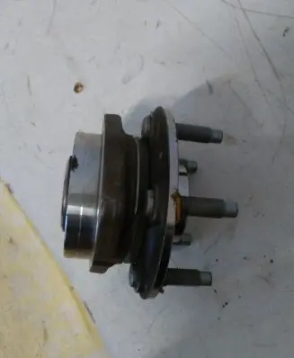 Opel Astra K Front wheel hub 557804735 13510543
