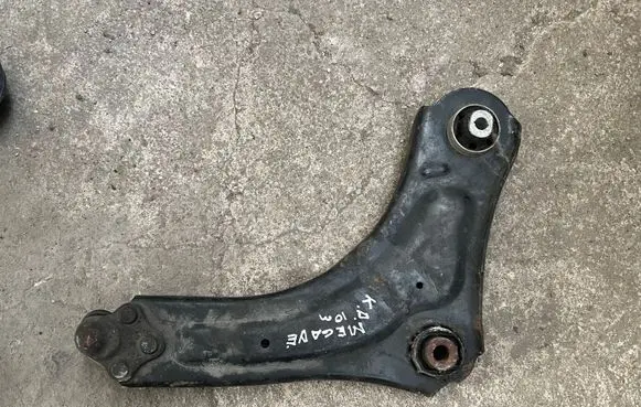 Renault Megane III Front lower control arm/wishbone