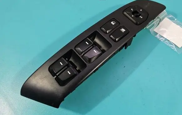 Hyundai ix35 Electric window control switch 935702Y1109P IMPRK1585207