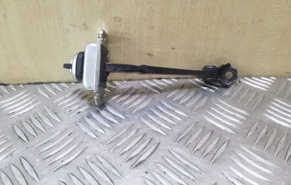 Chevrolet Captiva Rear door check strap stopper