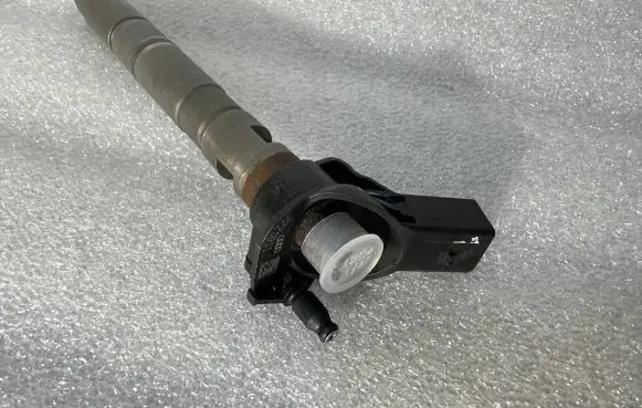 Audi Q7 4L Fuel injector 059130277Q 0445115 041223