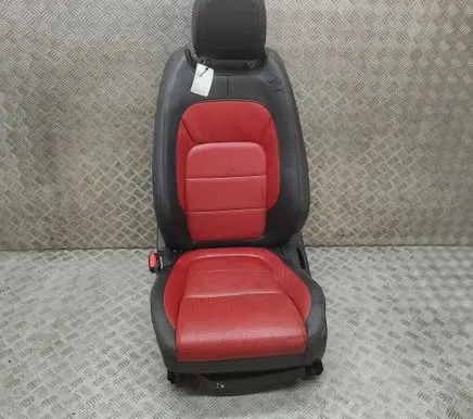 Jaguar F-Pace Front driver seat T4A2581