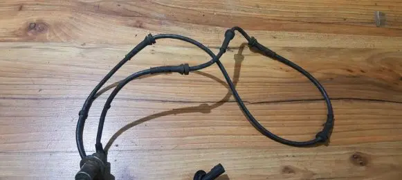 KIA Carnival ABS brake wheel speed sensor
