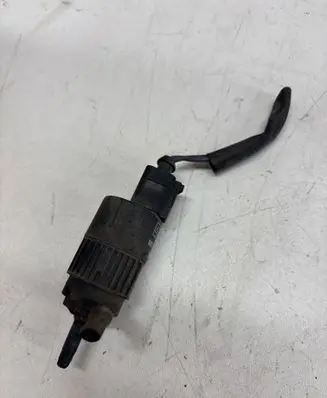 Ford Mondeo MK IV Windscreen/windshield washer pump 6M2113K082AA T655C