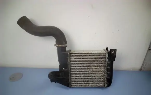 BMW 5 E39 Intercooler radiator 2246031