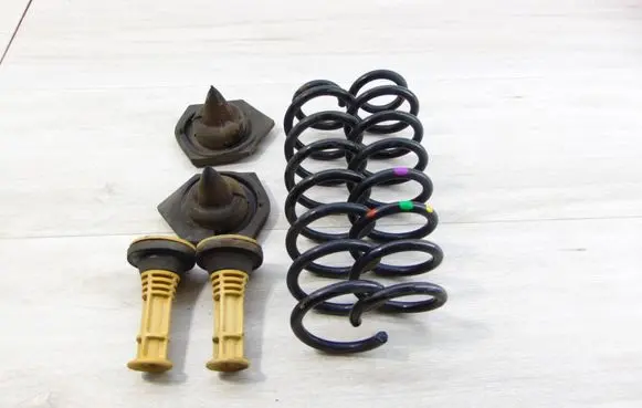 Renault Megane IV Rear coil spring 399900