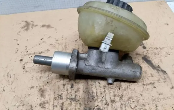 Audi A6 S6 C4 4A Master brake cylinder 8D0611301