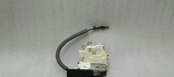 Porsche Panamera (970) Front door lock 8J2837015E