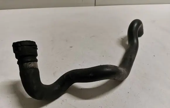 Audi A4 S4 B6 8E 8H Engine coolant pipe/hose