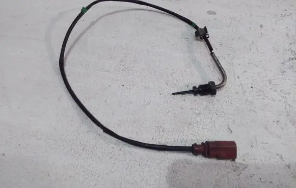 Volkswagen PASSAT CC Exhaust gas temperature sensor 03L906088BH