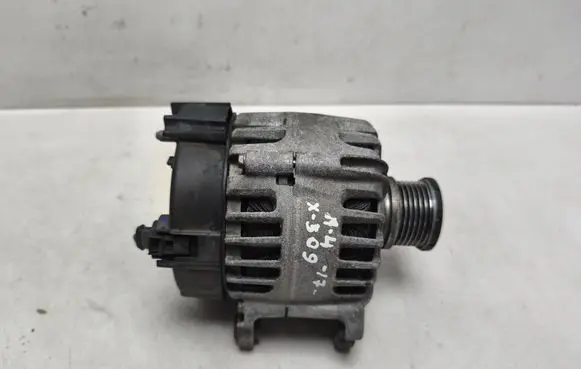 Audi A4 S4 B9 Generator/alternator 04L903024