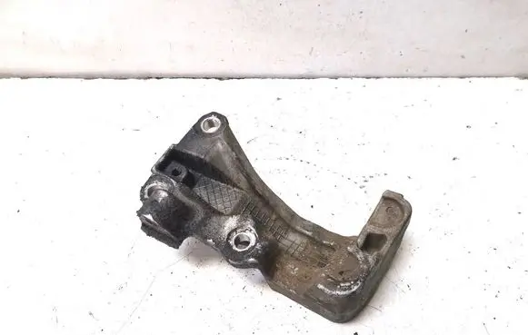Peugeot 407 Gearbox mounting bracket 9659916080