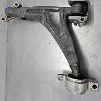 Volvo XC60 Front lower control arm/wishbone 31658893