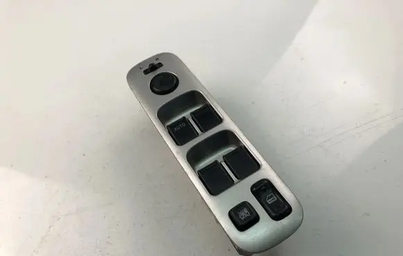 Suzuki Liana Electric window control switch 59J10