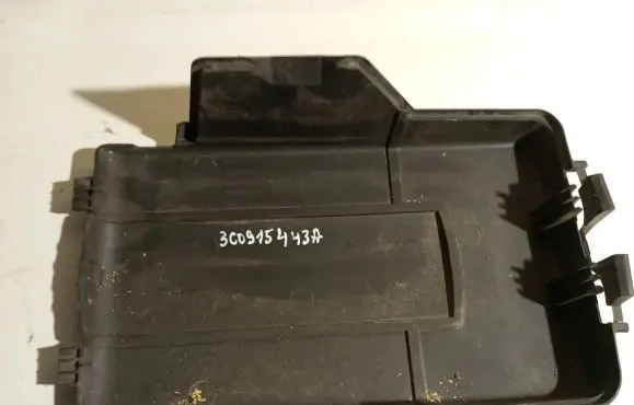Skoda Octavia Mk2 (1Z) Battery box tray 3C0915443A