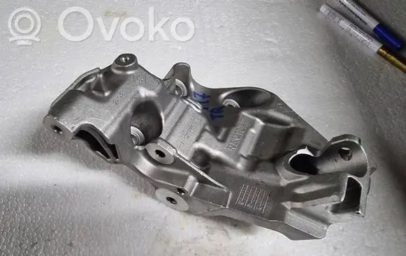 Renault Trafic III (X82) Generator/alternator bracket 117102877R