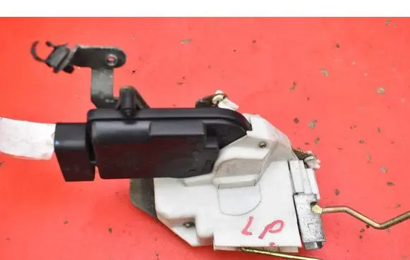 Suzuki Ignis Front door lock