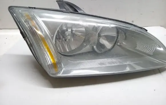 Ford Focus Headlight/headlamp 4M51-13K060-AA