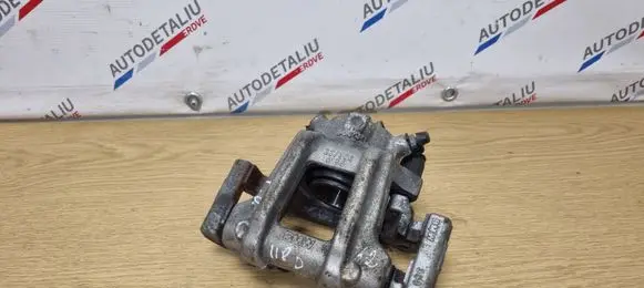 BMW 1 F20 F21 Front brake caliper 2230054