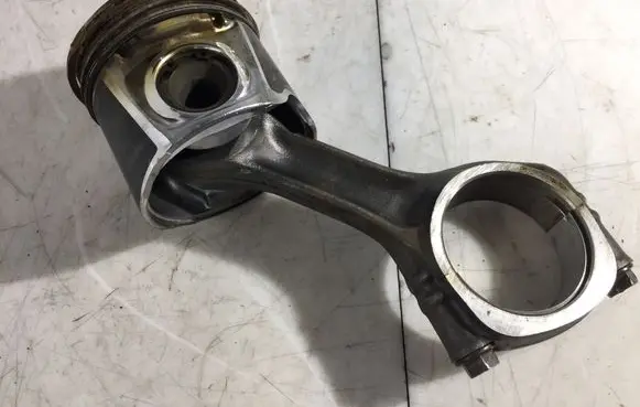 Iveco Daily 35 - 40.10 Piston with connecting rod 2320347
