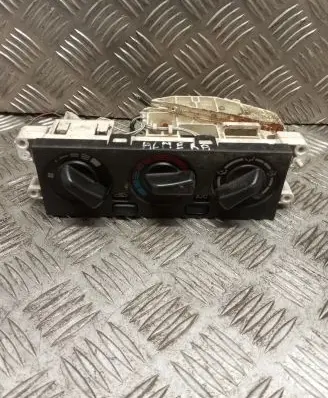 Nissan Almera Climate control unit