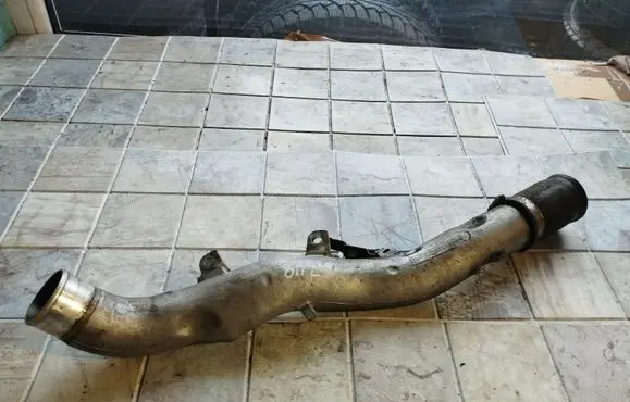 Toyota Auris 150 Intercooler hose/pipe