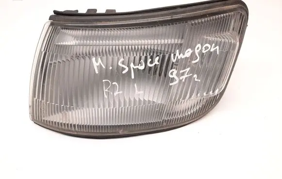 Mitsubishi Space Runner Front indicator light