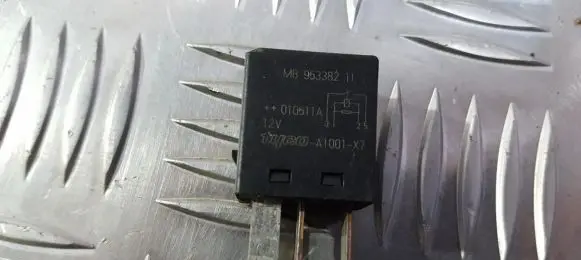 Volvo S40, V40 Other relay MB9533821L MB953382
