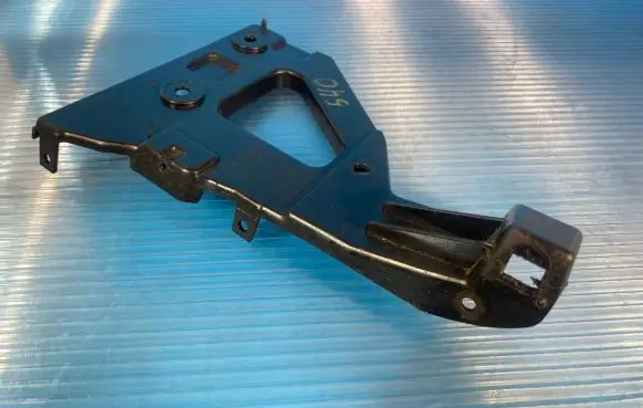 Audi A6 S6 C6 4F Front bumper mounting bracket 4F0807227