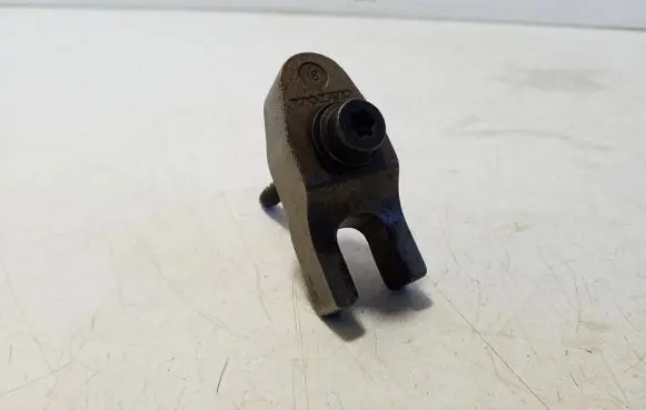 Volvo XC60 Fuel Injector clamp holder 