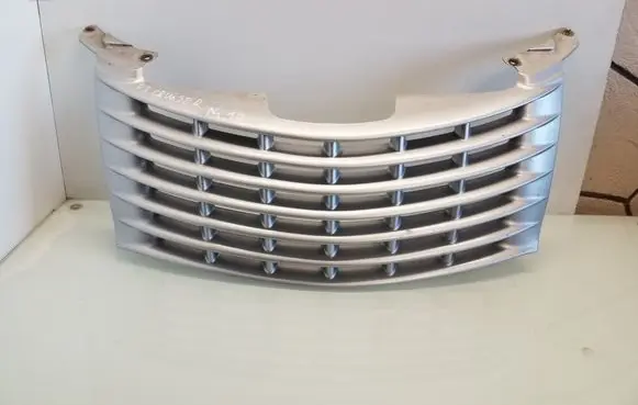 Front bumper upper radiator grill