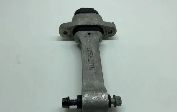 Hyundai Tucson TL Engine mount bracket 21950D3000