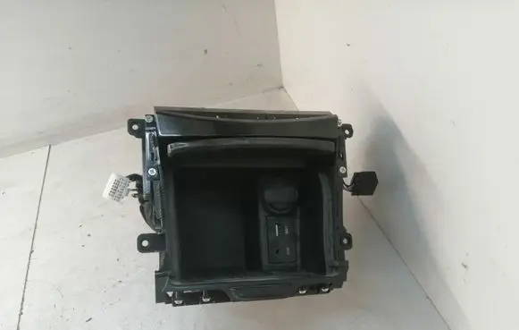 Hyundai i40 Glove box central console 846353Z100