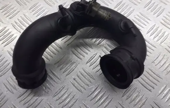 Nissan Almera Tino Intercooler hose/pipe 8200404193