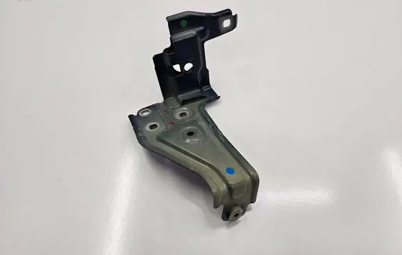 BMW 7 G70 Fender mounting bracket 9464357
