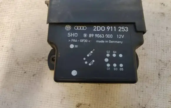 Glow plug pre-heat relay