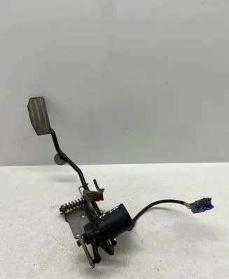 Opel Frontera B Accelerator throttle pedal 09129107 091202661 0281002296