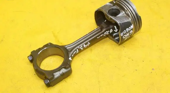 Nissan Qashqai Piston with connecting rod A2820300900